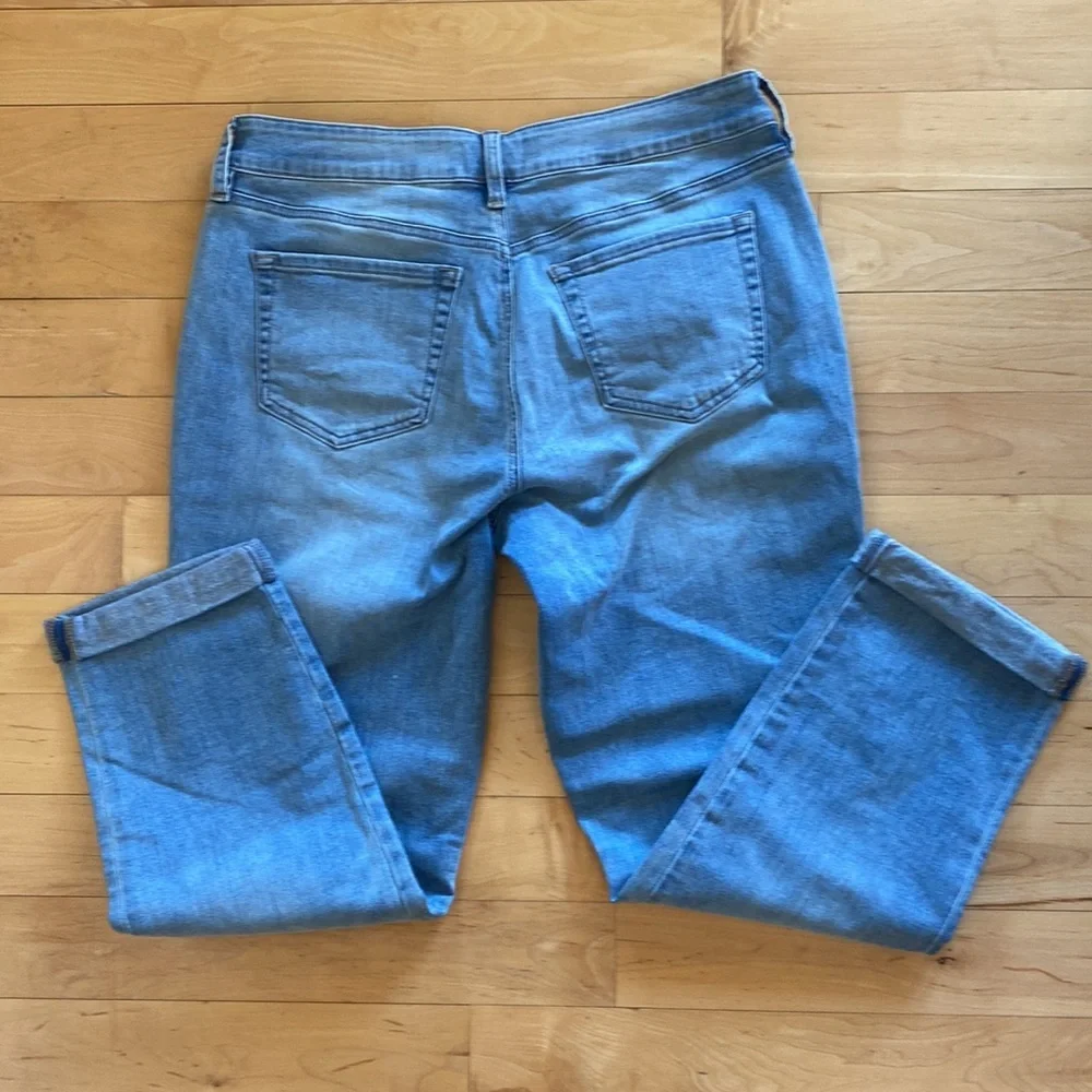 NYDJ Jewell Embellished Boyfriend Cropped Jeans, Size‎ 8 - EUC